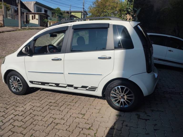 FIAT - IDEA - 2015/2015 - Branca - R$ 36.950,00