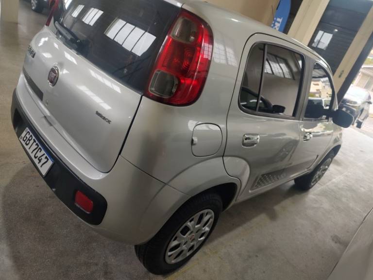 FIAT - UNO - 2016/2016 - Prata - R$ 33.900,00