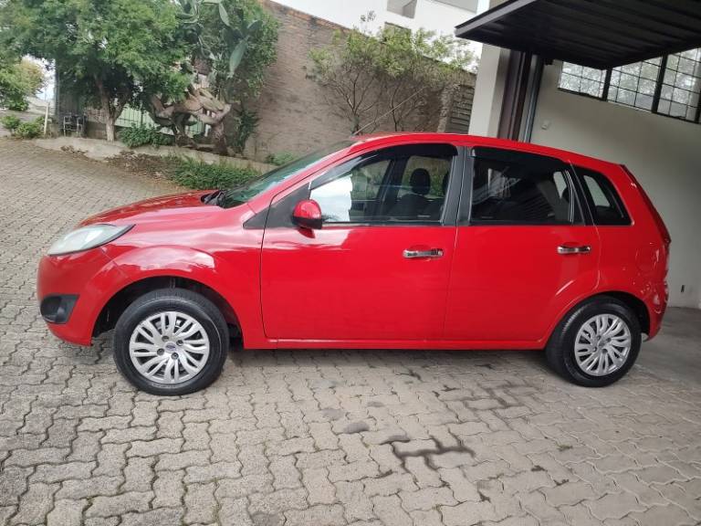 FORD - FIESTA - 2014/2014 - Vermelha - R$ 28.950,00