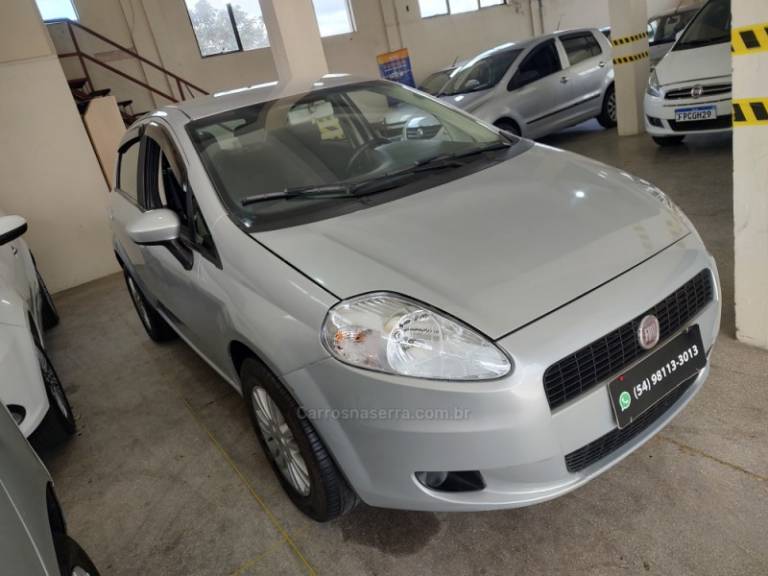 FIAT - PUNTO - 2012/2012 - Prata - R$ 31.500,00