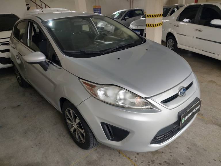 FORD - FIESTA - 2012/2012 - Prata - R$ 32.500,00