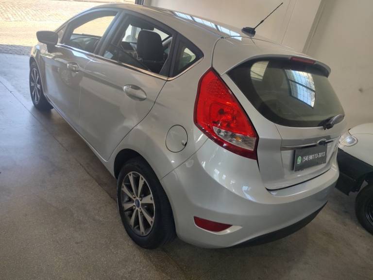 FORD - FIESTA - 2012/2012 - Prata - R$ 32.500,00