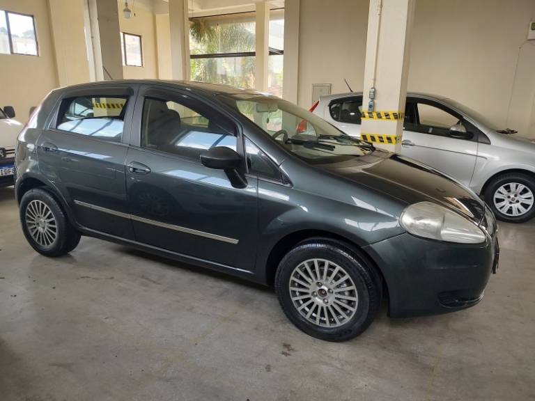 FIAT - PUNTO - 2011/2011 - Cinza - R$ 31.000,00