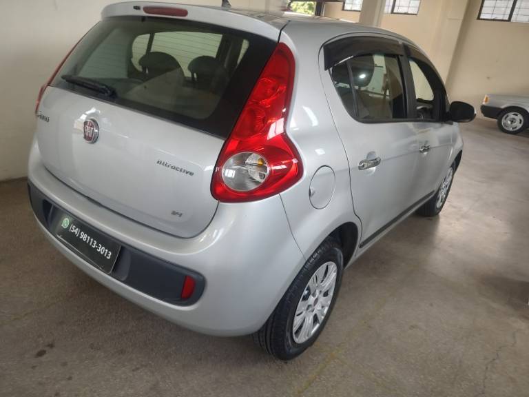FIAT - PALIO - 2016/2016 - Prata - R$ 38.500,00