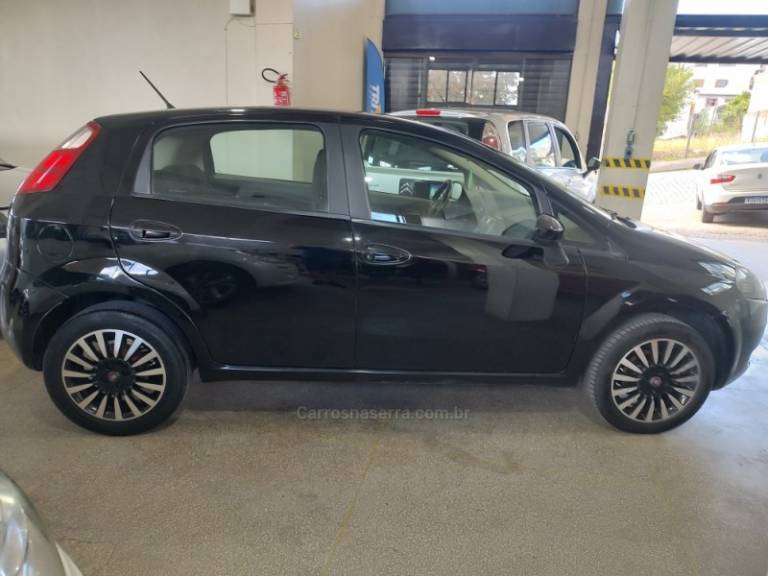 FIAT - PUNTO - 2011/2011 - Preta - R$ 28.700,00