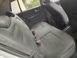 VOLKSWAGEN - CROSSFOX - 2005/2005 - Prata - R$ 25.950,00