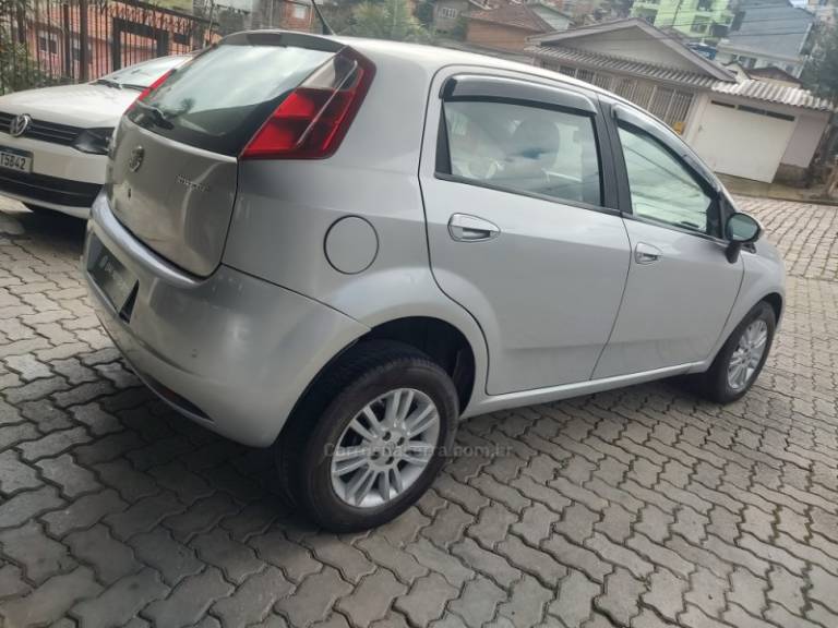 FIAT - PUNTO - 2012/2012 - Prata - R$ 31.500,00