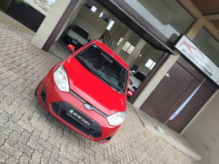 FORD - FIESTA - 2014/2014 - Vermelha - R$ 28.950,00