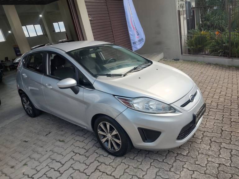FORD - FIESTA - 2012/2012 - Prata - R$ 32.500,00