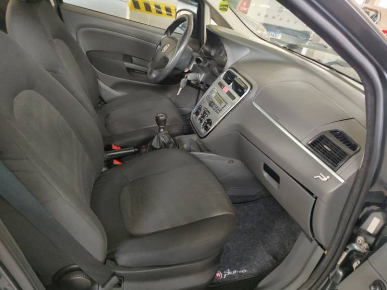 FIAT - PUNTO - 2011/2011 - Cinza - R$ 31.000,00