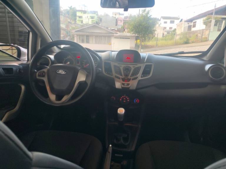 FORD - FIESTA - 2012/2012 - Prata - R$ 32.500,00