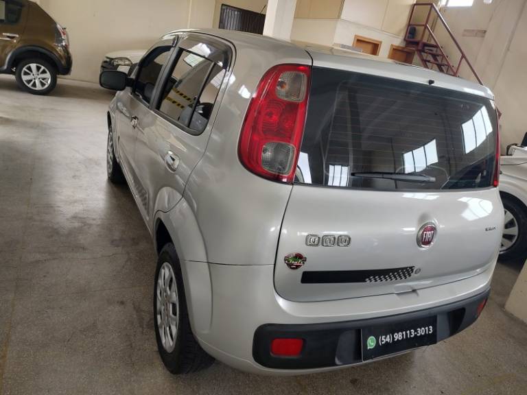 FIAT - UNO - 2016/2016 - Prata - R$ 32.500,00