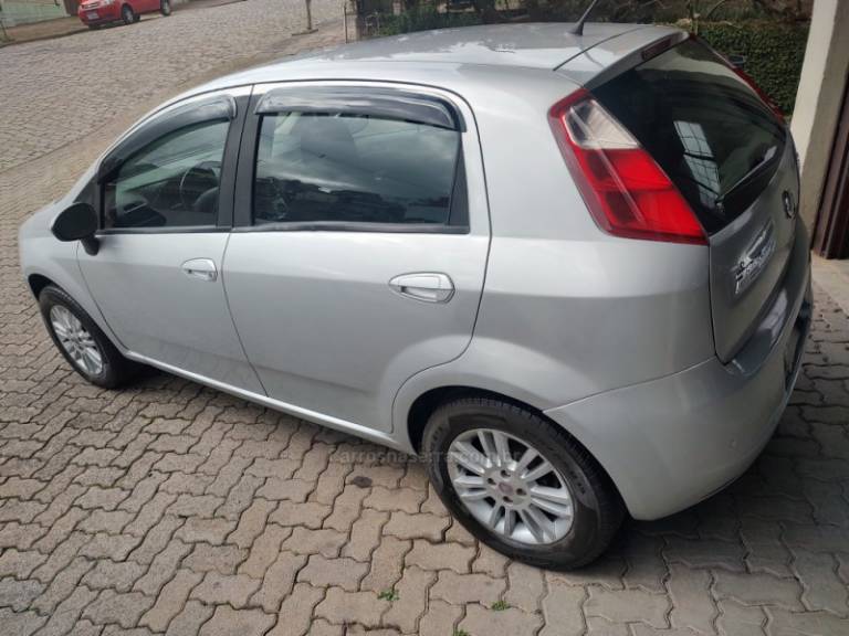 FIAT - PUNTO - 2012/2012 - Prata - R$ 31.500,00