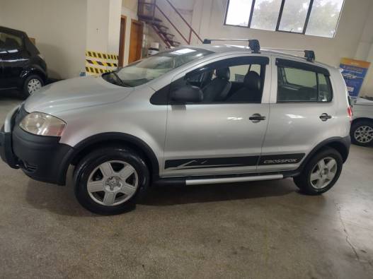 VOLKSWAGEN - CROSSFOX - 2005/2005 - Prata - R$ 25.950,00