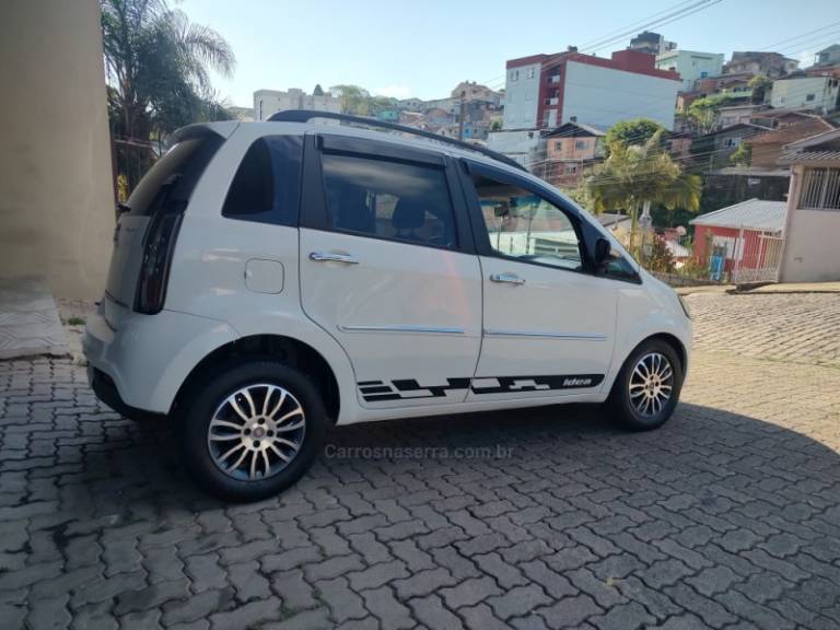 FIAT - IDEA - 2015/2015 - Branca - R$ 36.950,00