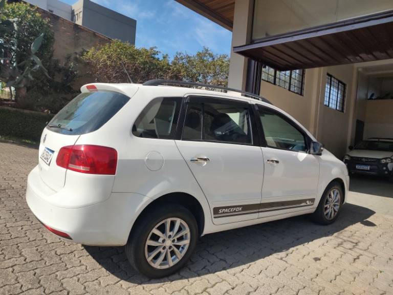 VOLKSWAGEN - SPACEFOX - 2014/2014 - Branca - R$ 37.500,00