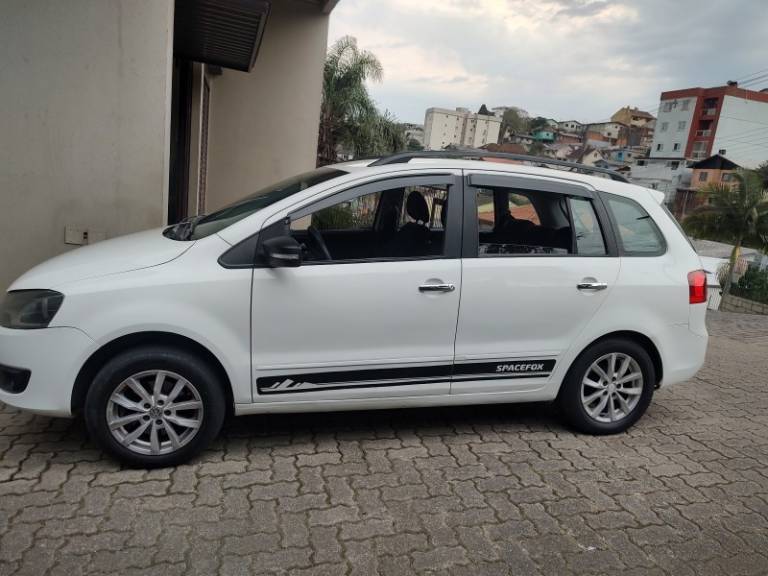 VOLKSWAGEN - SPACEFOX - 2014/2014 - Branca - R$ 37.500,00