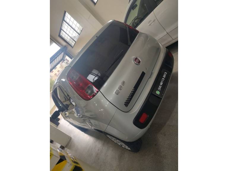 FIAT - UNO - 2016/2016 - Prata - R$ 32.500,00