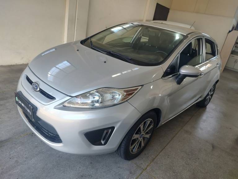 FORD - FIESTA - 2012/2012 - Prata - R$ 32.500,00